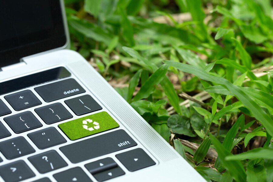 Environmental Impact of Renting vs. Buying Laptops (2)