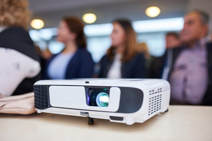 Rent projector in Kolkata
